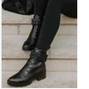 EUC Karl Lagerfeld Jet Black Payson Side Zip Jeweled Ankle Belt Combats/Moto (8)